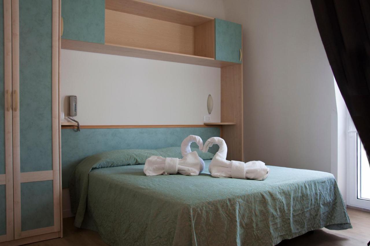 Hotel Ondina E Milazzo Червия Экстерьер фото