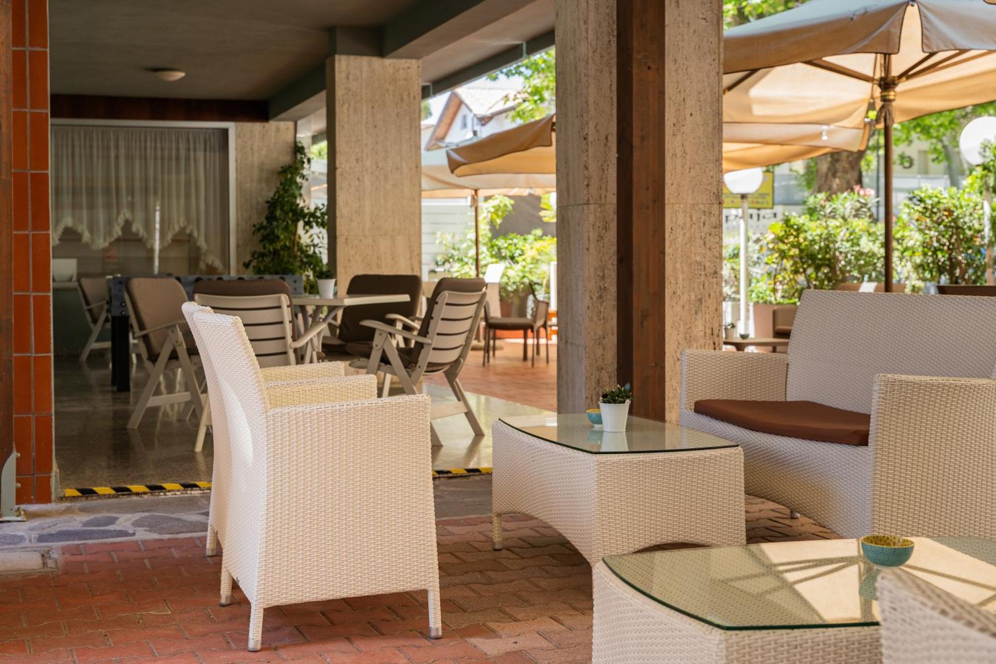 Hotel Ondina E Milazzo Червия Экстерьер фото