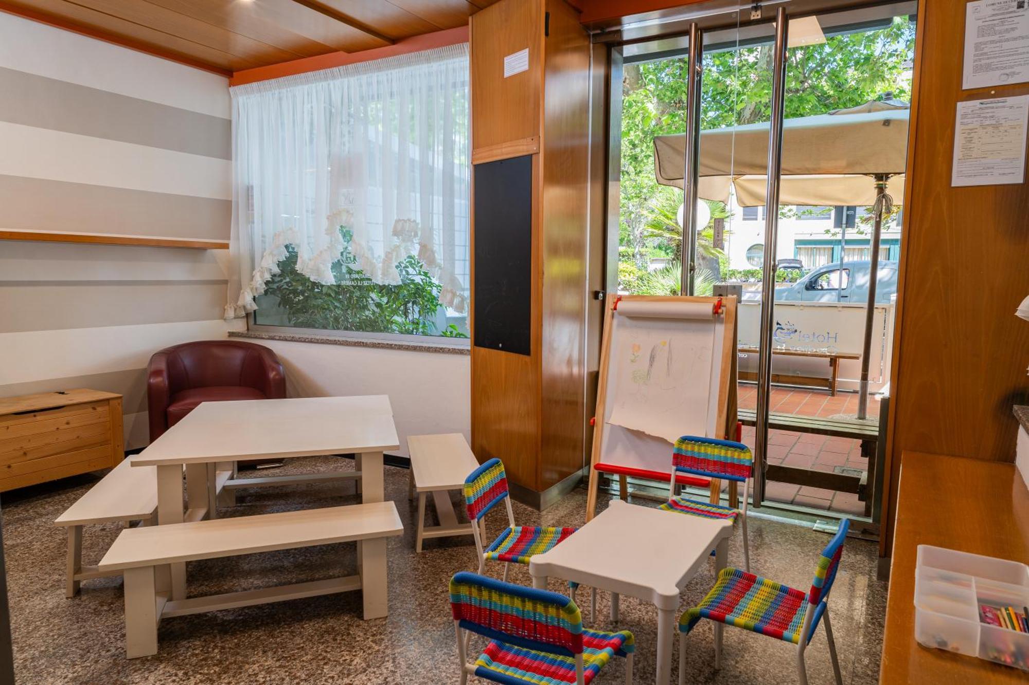 Hotel Ondina E Milazzo Червия Экстерьер фото