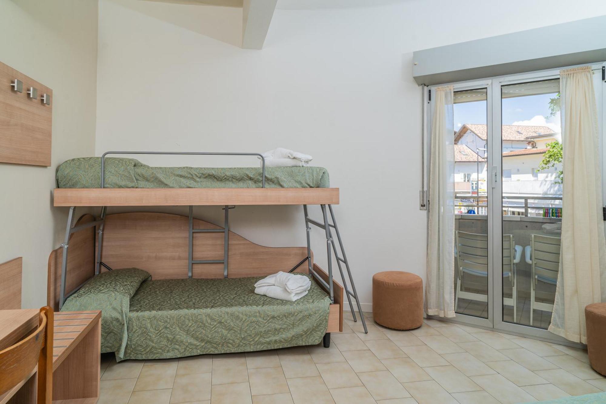 Hotel Ondina E Milazzo Червия Экстерьер фото