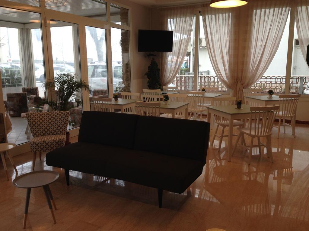 Hotel Ondina E Milazzo Червия Экстерьер фото