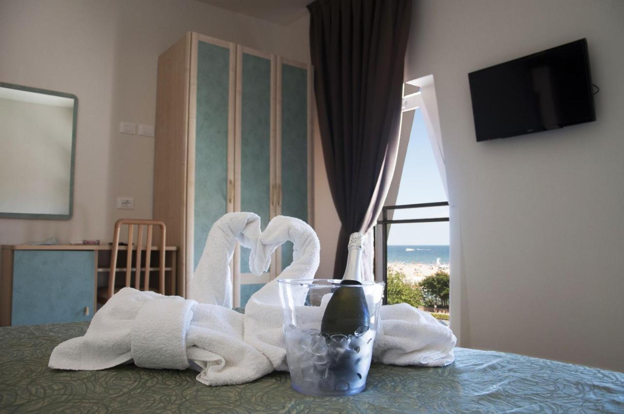 Hotel Ondina E Milazzo Червия Экстерьер фото