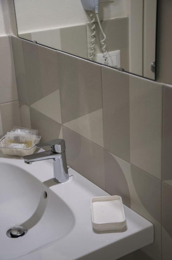 Hotel Ondina E Milazzo Червия Экстерьер фото